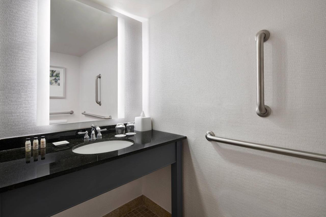 Delta Hotels By Marriott Chesapeake Norfolk Esterno foto